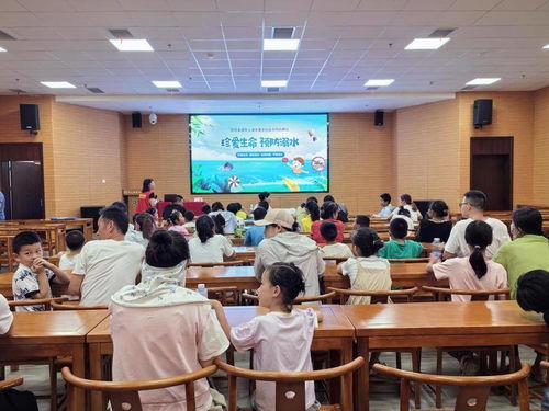 联县热推 文化纳凉新风尚，泡馆充电与露天观影共绘文艺夏夜